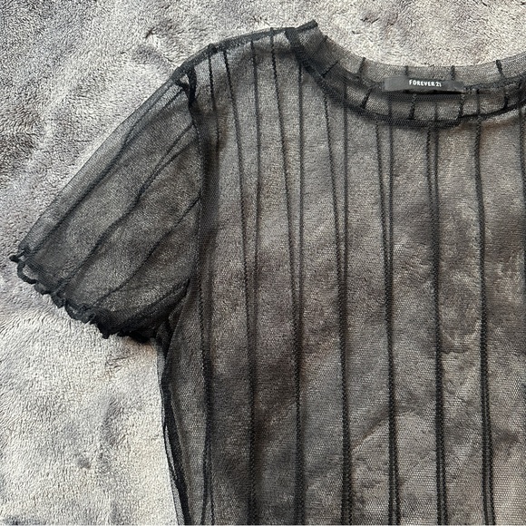 NWOT Black Sheer Crop Top Mesh Stripe Short Sleeve Ruffle Edge XS Small Sexy - Picture 3 of 5